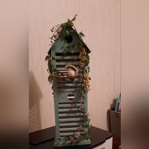 Rustic Birdhouse